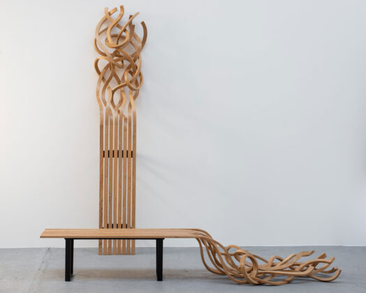 Drvene klupe pretvorene dinamična umetnička dela Reinoso Pablo